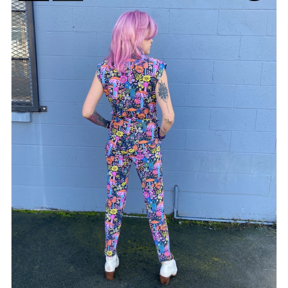Nooworks Colorful Graphic Jumpsuit - Picture 2 of 9